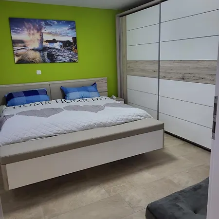 Lanckensburg - 2 * Altenkirchen (Mecklenburg-Vorpommern)